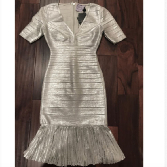Auc New Viviane Woodgrain FOIL-PRINT BANDAGE DRESS - Picture 1 of 8